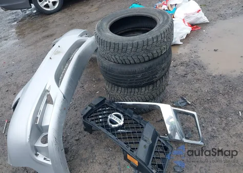 2011 Nissan Pathfinder Sv z USA, uszkodzony, nr VIN 5N1AR1NB2BC635874